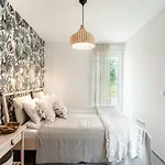 Kertkapcsolatos Nyaralo Viztol 80 Meterre Apartmán