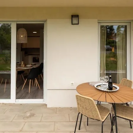 Apartmán Kertkapcsolatos Nyaralo Viztol 80 Meterre