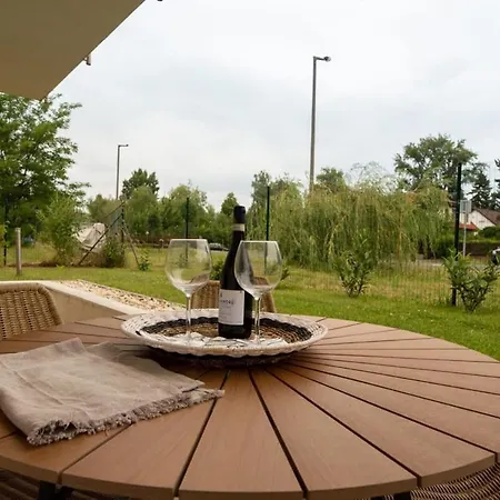 Apartmán Kertkapcsolatos Nyaralo Viztol 80 Meterre