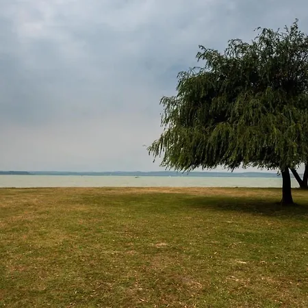Kertkapcsolatos Nyaralo Viztol 80 Meterre Apartmán Siófok