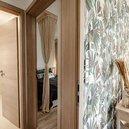 Kertkapcsolatos Nyaralo Viztol 80 Meterre Apartment Siofok